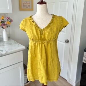 Boden 100% Linen Mustard Yellow Ruffle Trim V-Neck Pleated Short Sleeve Top